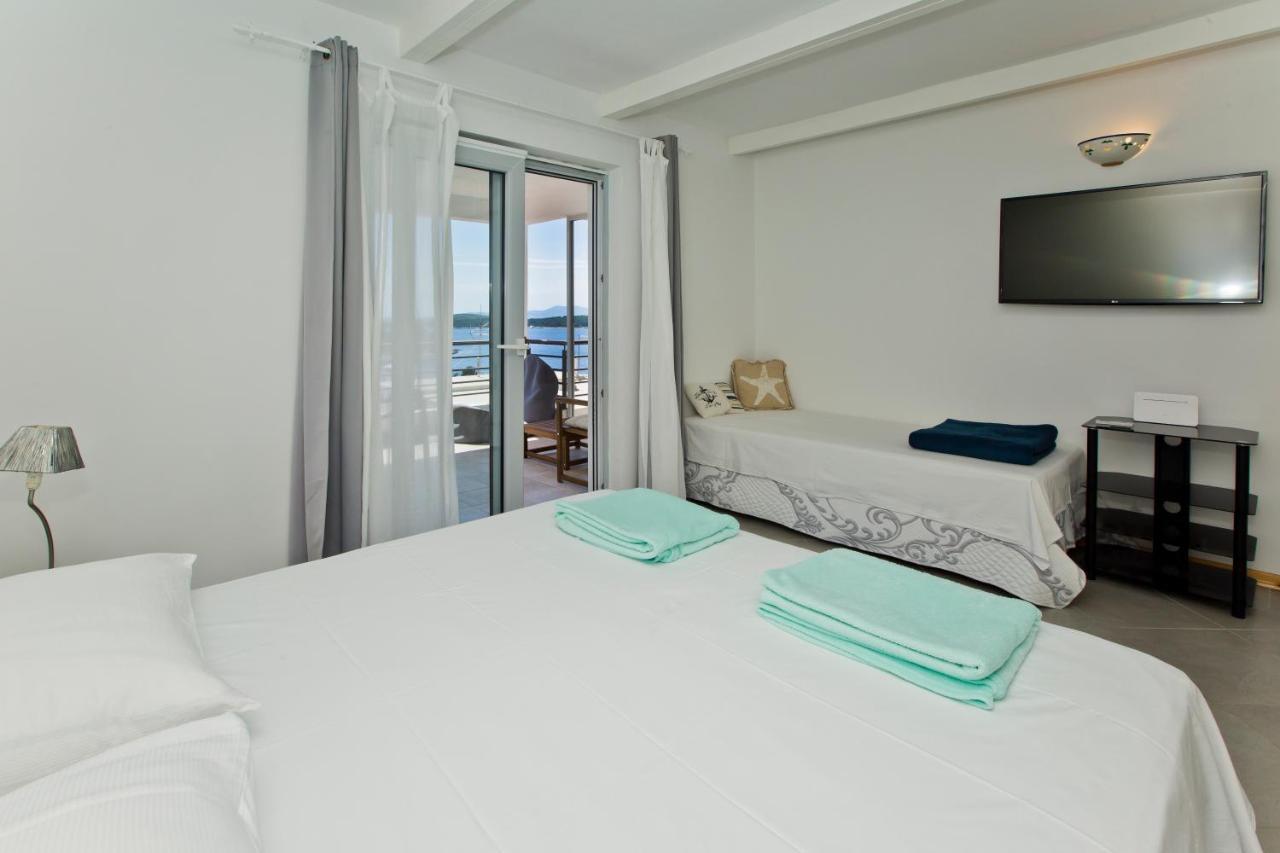 Rino Apartment Hvar Town Bagian luar foto