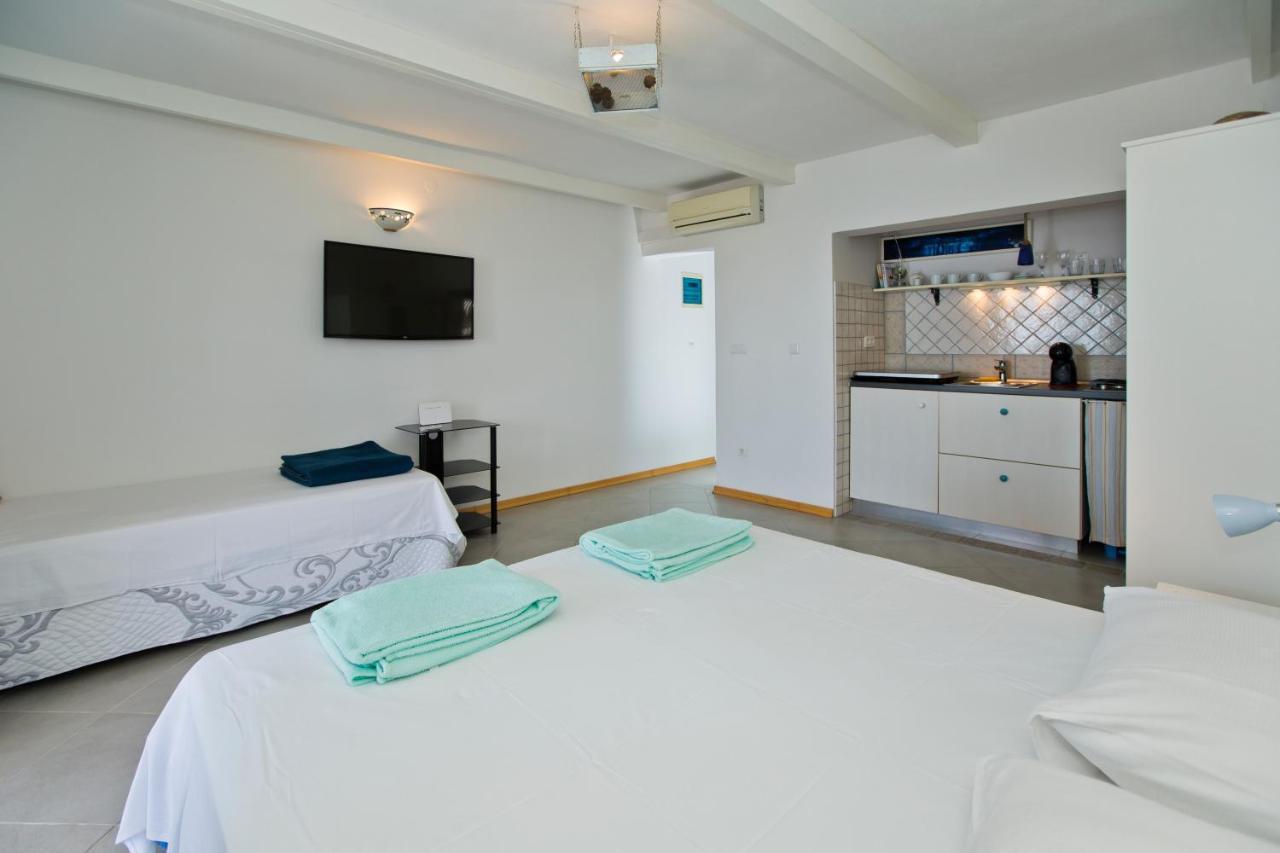 Rino Apartment Hvar Town Bagian luar foto
