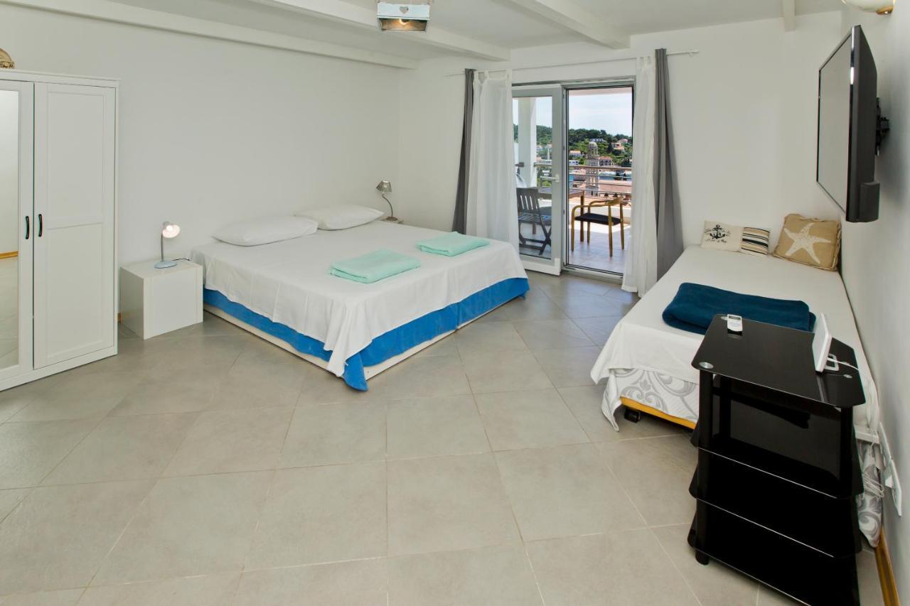 Rino Apartment Hvar Town Bagian luar foto