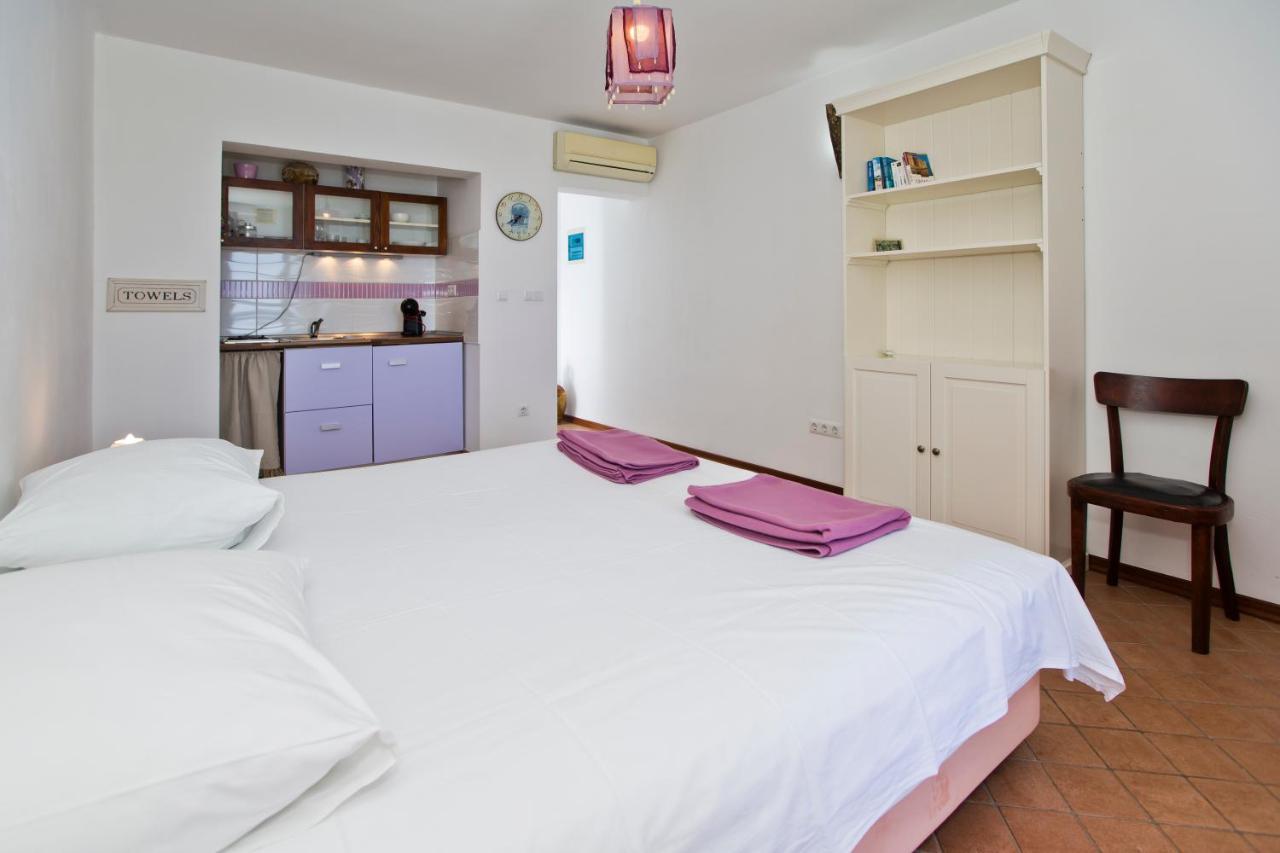 Rino Apartment Hvar Town Bagian luar foto