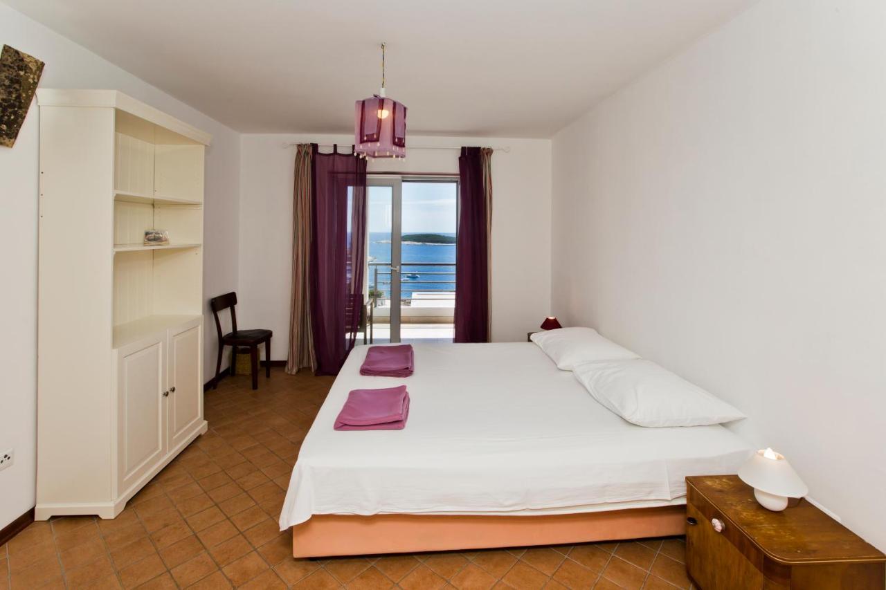 Rino Apartment Hvar Town Bagian luar foto