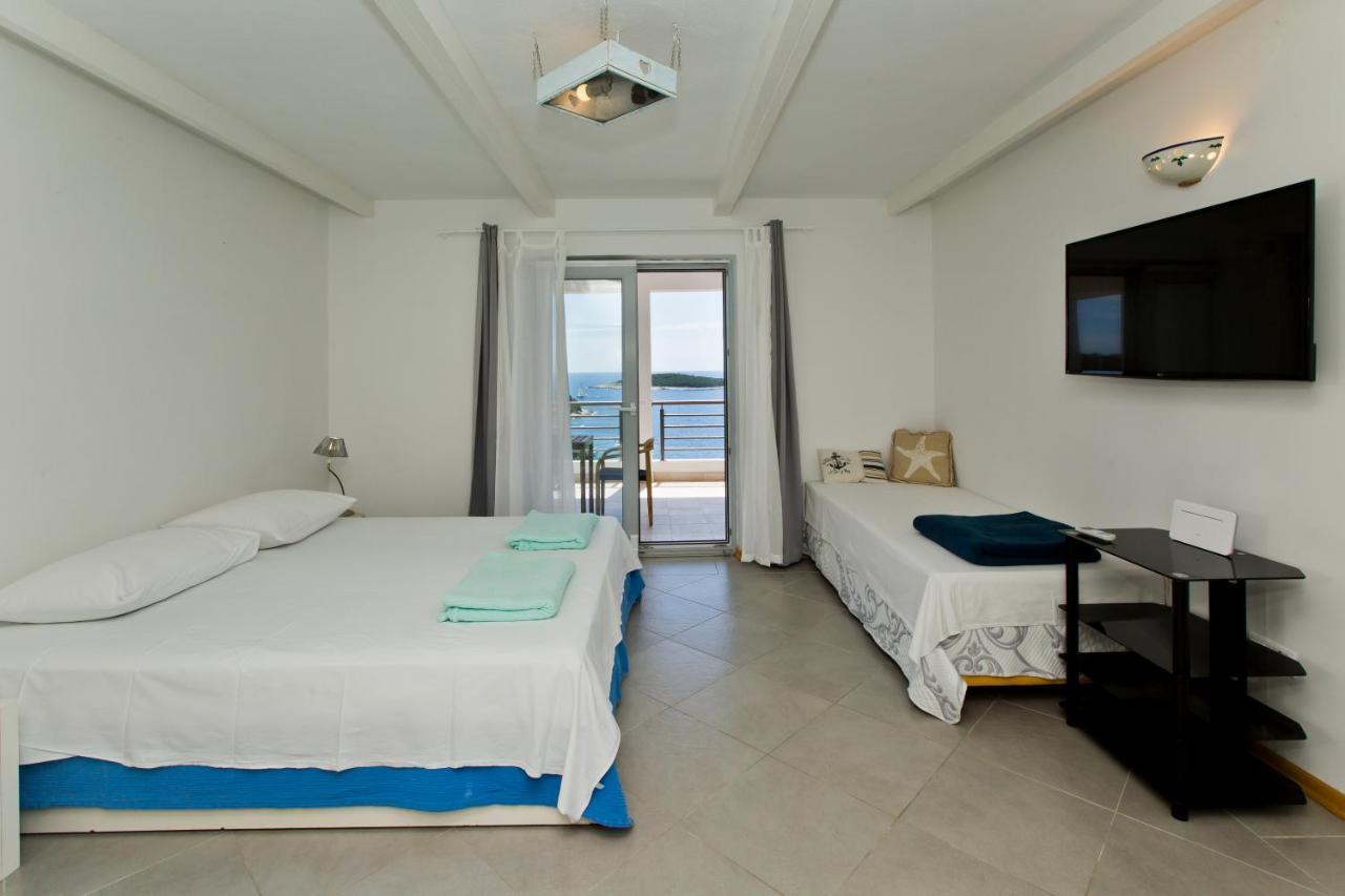 Rino Apartment Hvar Town Bagian luar foto